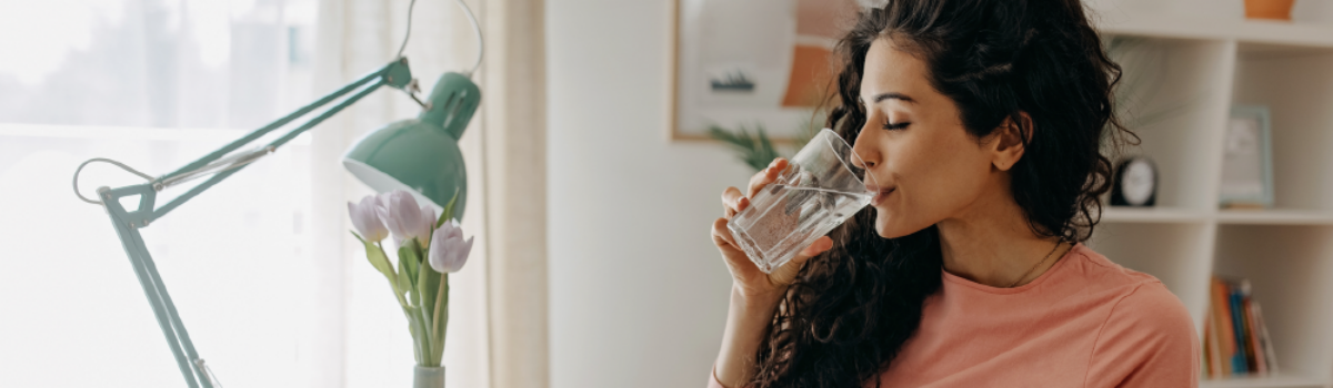 ¿Cómo lograr beber dos litros de agua diarios?