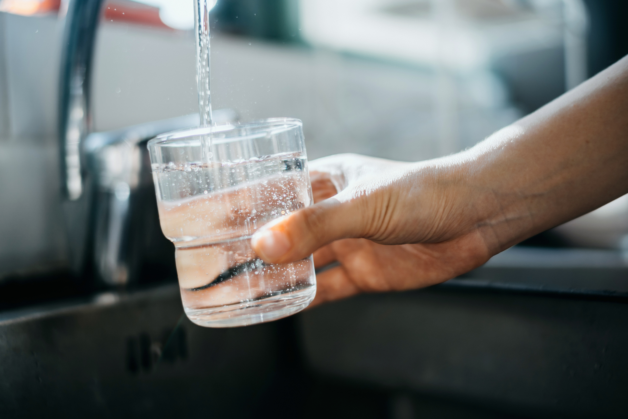 cómo desinfectar agua de la llave